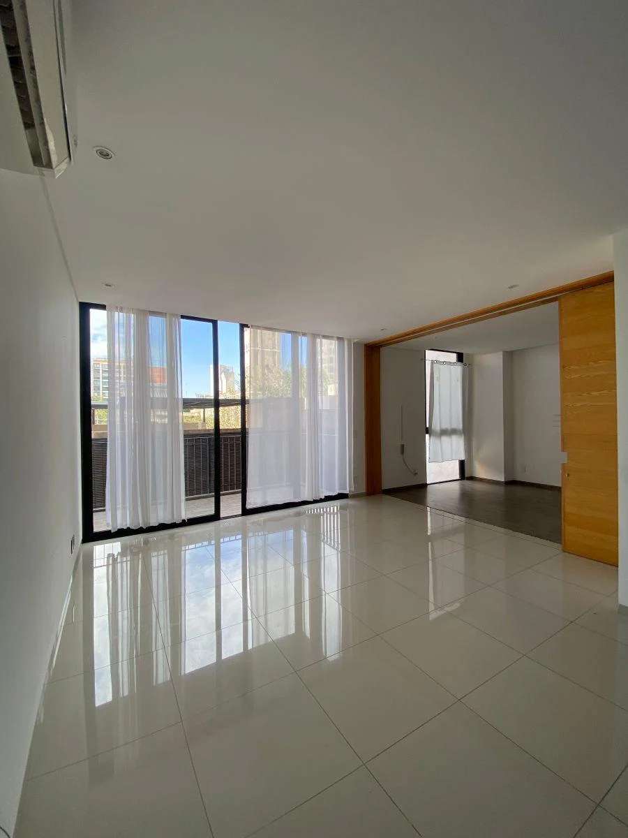 Casa con alberca en Zapopan Serv